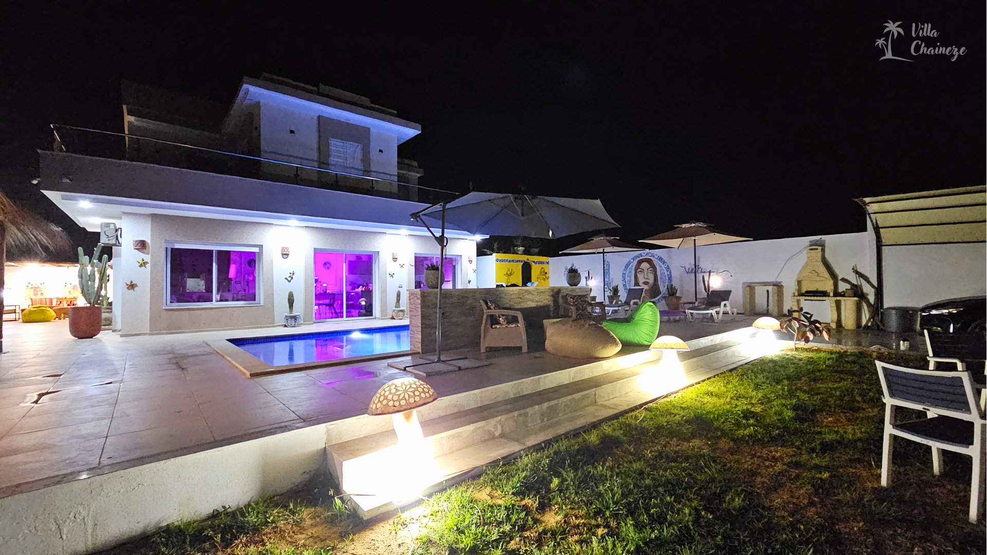 Villa à Djerba avec piscine, jardin, vues imprenables, et activités en plein air, incluant équitation, quad, dromadaire et calèche. Idéale pour des vacances en famille ou entre amis, offrant confort et luxe dans un cadre méditerranéen authentique.