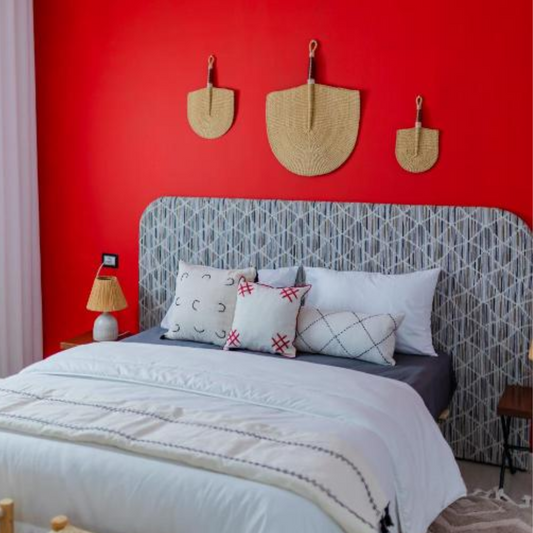 Villa à Djerba avec piscine, jardin, vues imprenables, et activités en plein air, incluant équitation, quad, dromadaire et calèche. Idéale pour des vacances en famille ou entre amis, offrant confort et luxe dans un cadre méditerranéen authentique.
